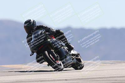 media/Oct-13-2025-Moto Forza (Mon) [[a66d839500]]/3-B Group/Session 4 (Turn 9)/